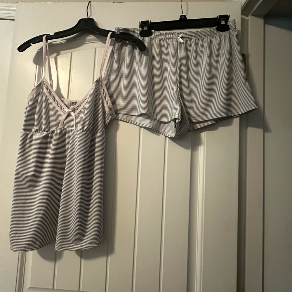 XL Laura Ashley Striped Sleepwear Set with pink bow